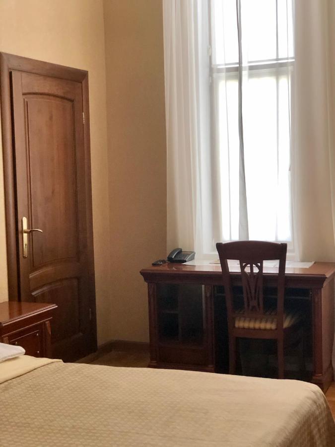 Ritsa Hotel Sukhumi Esterno foto