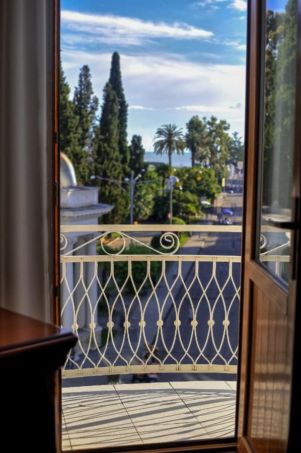 Ritsa Hotel Sukhumi Esterno foto