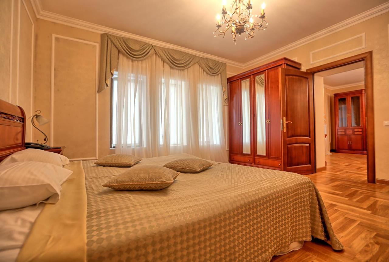 Ritsa Hotel Sukhumi Esterno foto