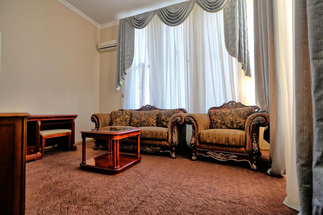 Ritsa Hotel Sukhumi Esterno foto