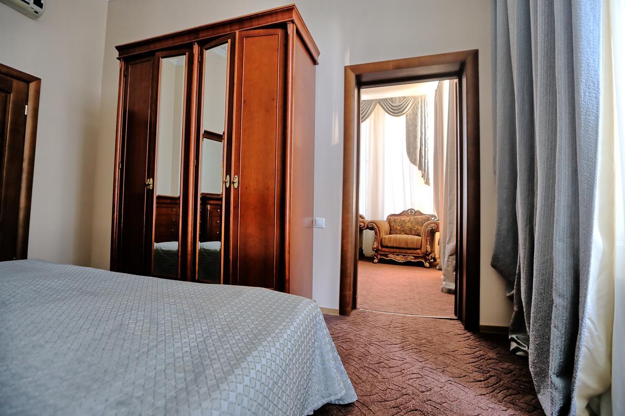 Ritsa Hotel Sukhumi Esterno foto