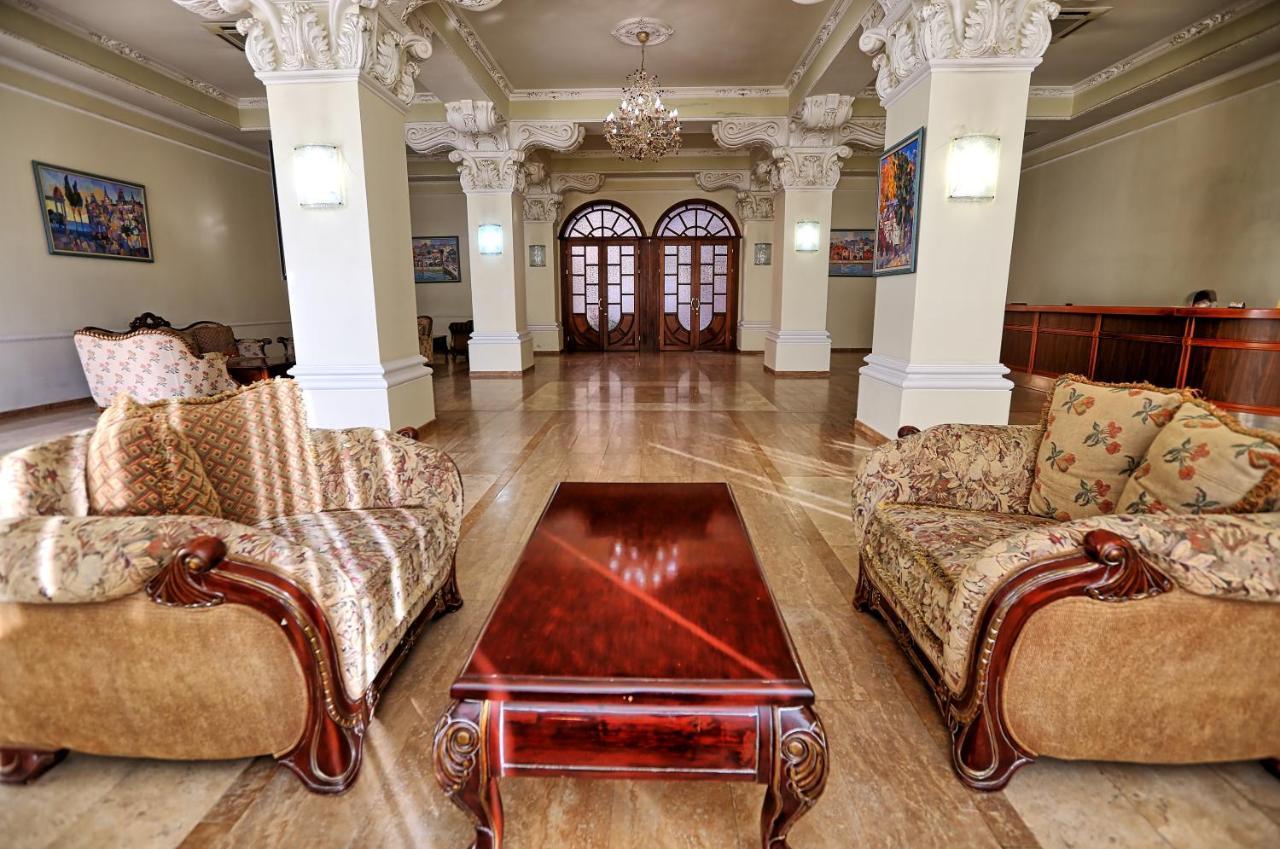 Ritsa Hotel Sukhumi Esterno foto
